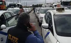 Some Malaga taxi drivers join hauliers' fuel price protest