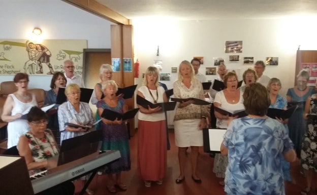 The International Music Society choir sings for war-torn Ukraine