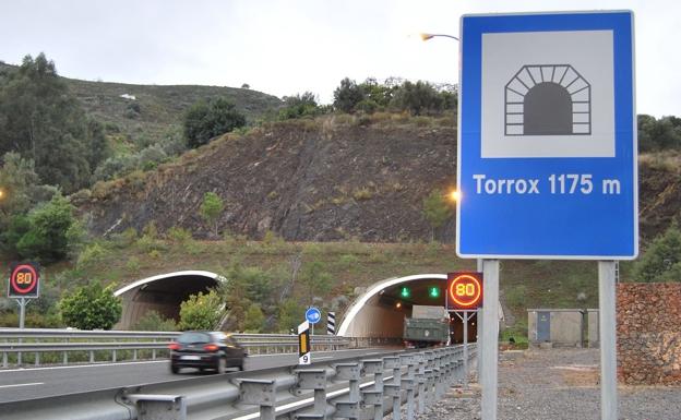 The Torrox tunnel is one of the nine that will be improved./EUGENIO CABEZAS