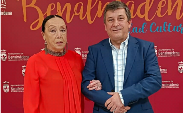 Benalmádena town hall honours Peruvian singer Betty Missiego