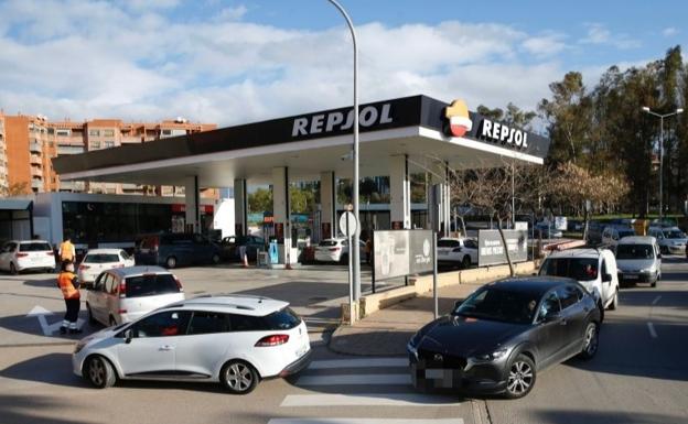 It’s no April Fool joke: fuel prices in Spain really have dropped by 20 céntimos a litre from today