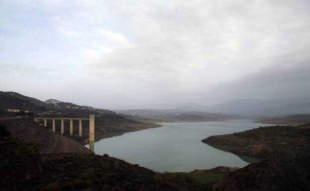 The water level in La Viñuela reservoir is still very low. /ñito salas