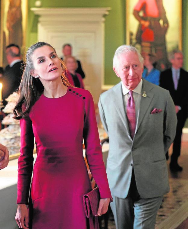 Queen Letizia was accompanied by Prince Charles on the visit. 