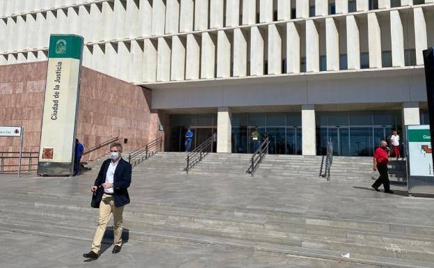 Autopsy still not carried out on woman who died in Fuengirola police station cells because she tested positive for Covid