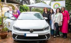 Marbella-based Dutch business association donates car to Cudeca