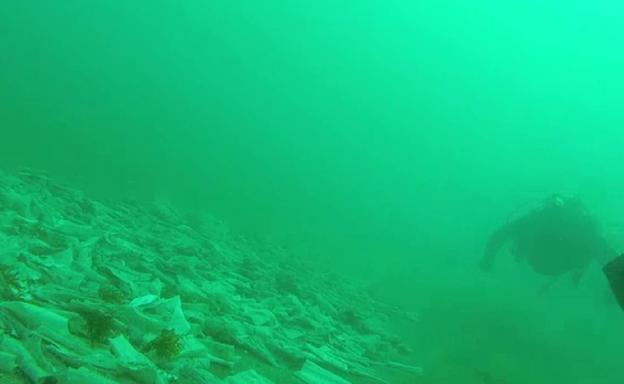 Divers report a mass of wet wipes and other toilet waste near historic shipwreck just off the coast of San Pedro