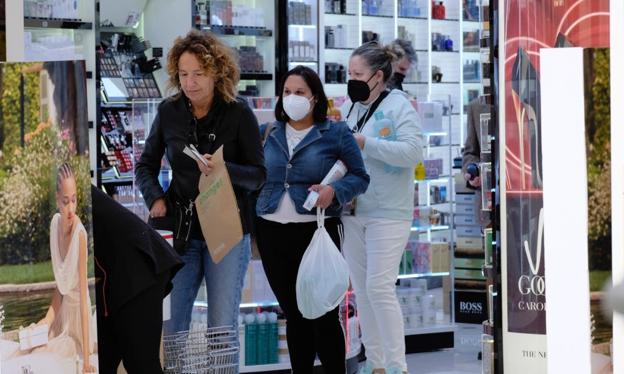 Businesses in Spain have the right to insist that workers wear face masks