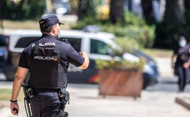 Man arrested after living for a month with the corpse of a friend he had stabbed to death