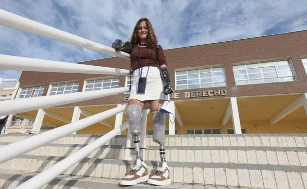 Sarah's prostheses enable her to live an independent life. 