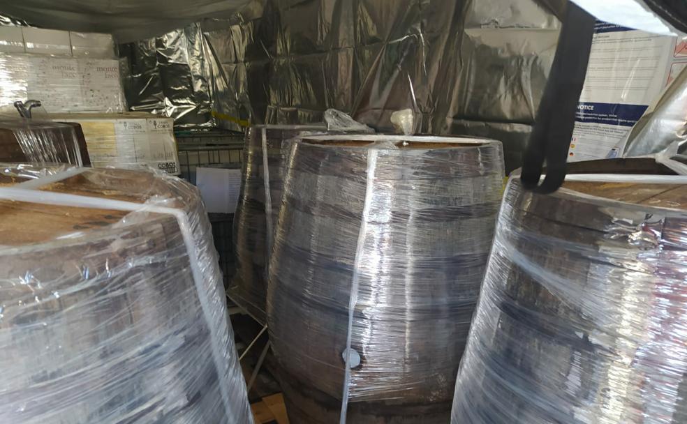 How the barrels travelled across the Atlantic. /SUR