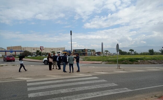 Pedestrian crossing on the A-404 in Alhaurín de la Torre. /SUR