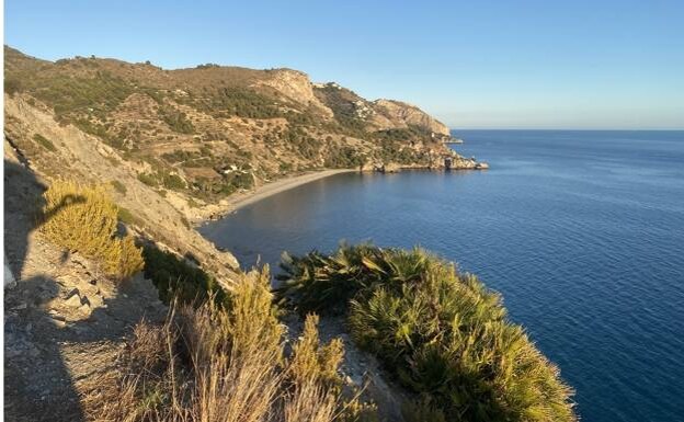 El Cañuelo beach and the Maro-Cerro Gordo cliffs 