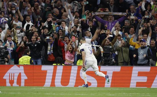 Benzema celebrates Real Madrid's winning goal against Manchester City. /REUTERS