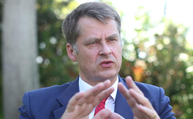 Some British residents forced to stop driving as right to use a UK licence ends