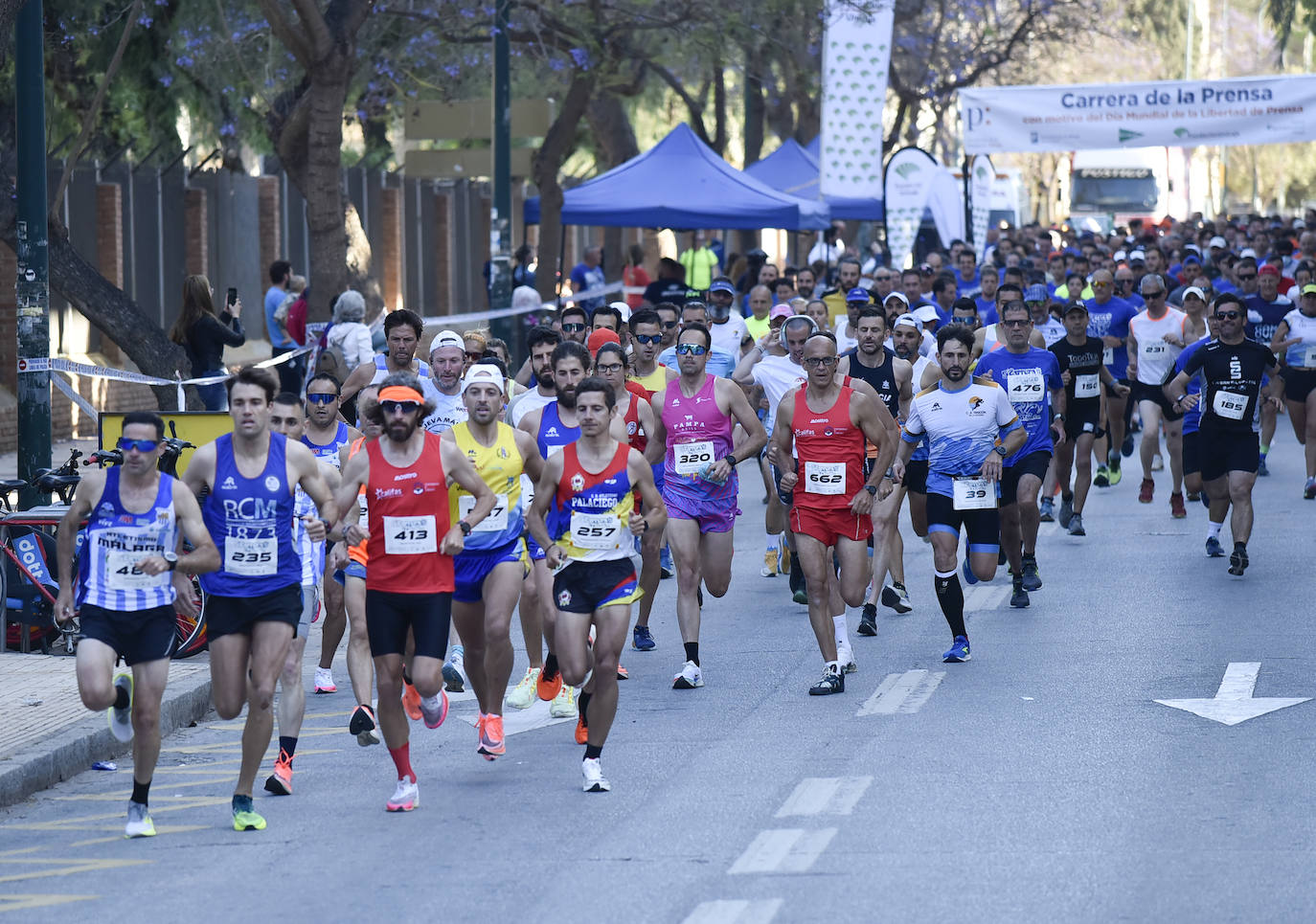 Runners at the start of the 7km route. 