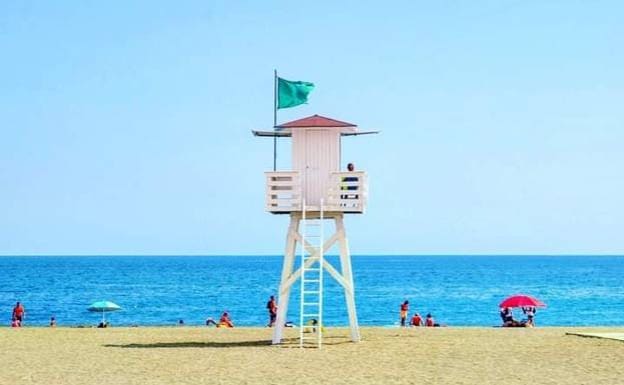 A lifeguard tower on Rincón de la Victoria's beach 