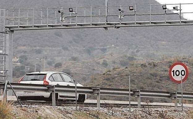 There are around 1,000 fixed radar speed traps in Spain. /sur