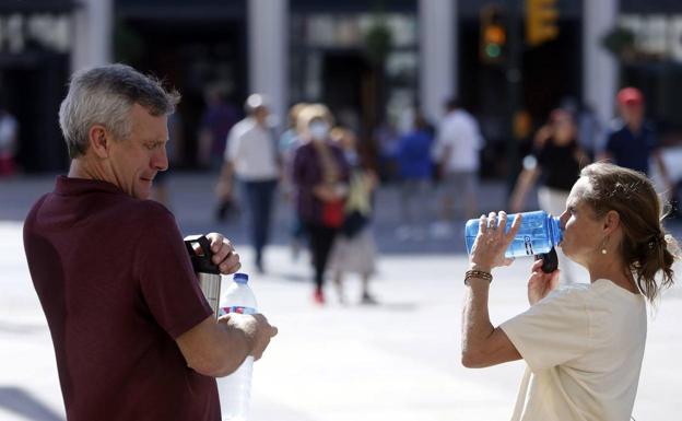 Thermometers start to soar in Spain with weather alerts for high temperatures up to 35C