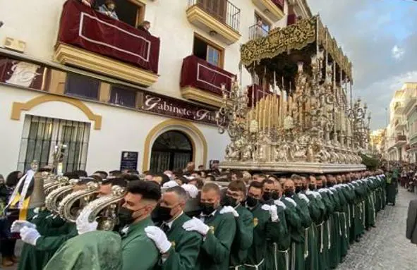 A Holy Week procession in Vélez-Málaga /e. cabezas