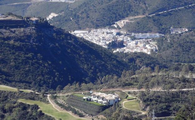 Where is the cheapest and most expensive property on or near the Costa del Sol?