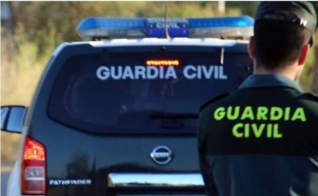 The Guardia Civil intervened after a neighbour called the emergency services. /sur