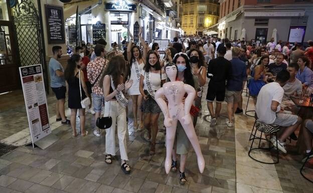 Malaga has become very fashionable for stag and hen parties. /migue fernández