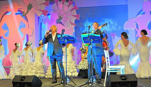 Iconic singing duo, Los del Río, inaugurated Marbella's fair. /JOSELE