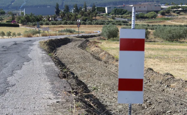 Works have begun on the road that connects the town with the Villafranco district. 