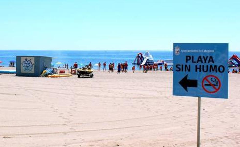 Estepona beach gains a smoke-free zone