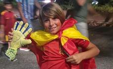 Watch the boy who ran onto the La Rosaleda pitch get a big surprise from his goalkeeping hero, Spain's Unai Simón