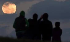 Strawberry supermoon 2022: when is the best time to see it today, Tuesday 14 June?