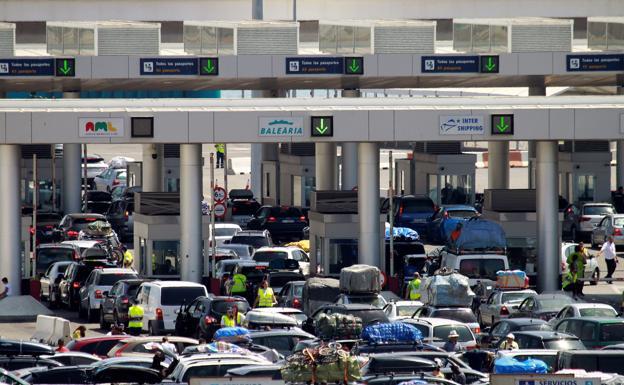 Thousands of extra cars and vans expected on the Costa's roads this summer as Operation Crossing the Strait resumes
