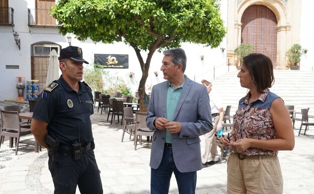Óscar Nogueroles, Miguel Vázquez and Dori Luque announce the summer initiative. 