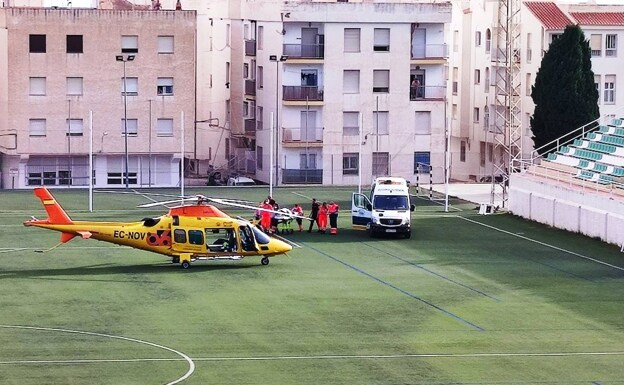 A helicopter airlifted the man and woman to hospital in Malaga 