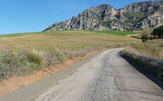 There have been many complaints about the state of some rural roads. 