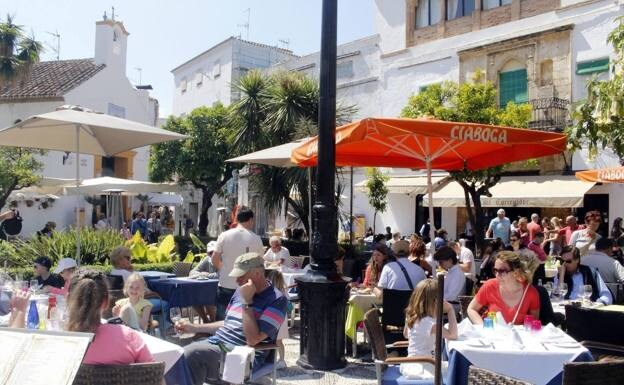 Bars and restaurants are authorised to use a certain amount of outdoor space. 