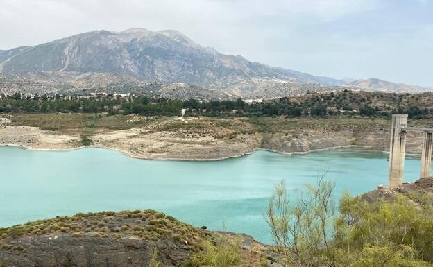 La Viñuela reservoir is at just 15.2 per cent capacity 
