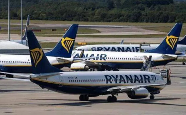 File photograph of Ryanair planes./SUR