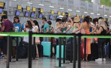 Check-in desks at Malaga Airport last week./salvador salas