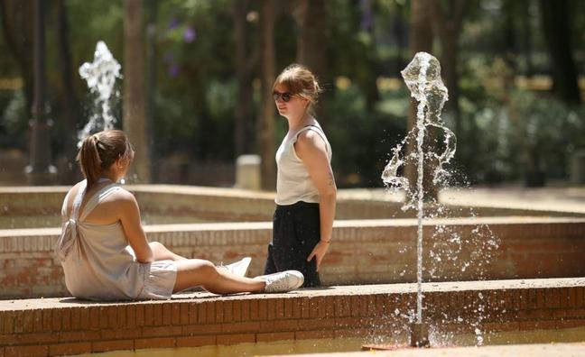 Aemet issues red and amber weather warning for high temperatures in Andalucía