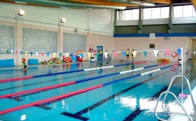 The municipal swimming pools will reopen to the public on 1 September. 
