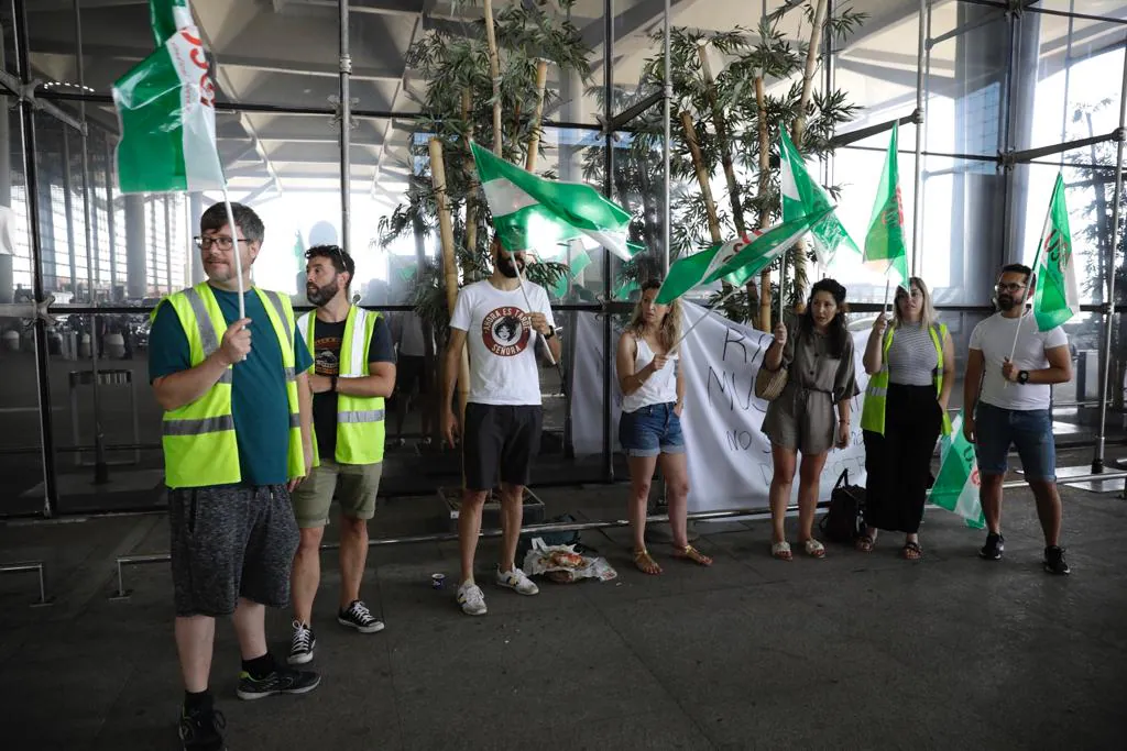 Protesting Ryanair cabin crew at Malaga Airport. 