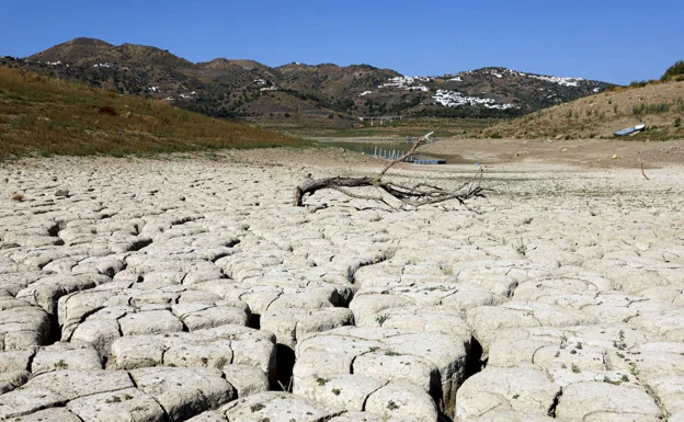 The parched reservoir on Sunday 17 July /Nito salas