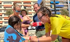 Fuengirola launches summer safety initiative with QR code wristbands on its beaches