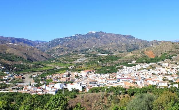 The village of Benamargosa in the Axarquía /e. cabezas