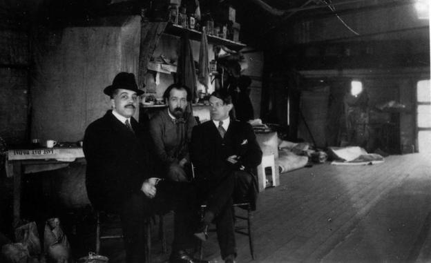 Diaghilev, Polunin and Picasso during the preparations. /SUR