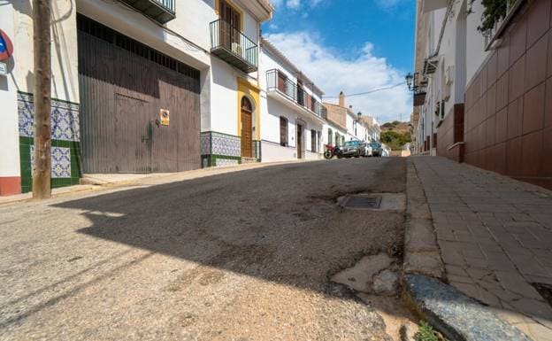One of the roads that are going to be improved /e. cabezas