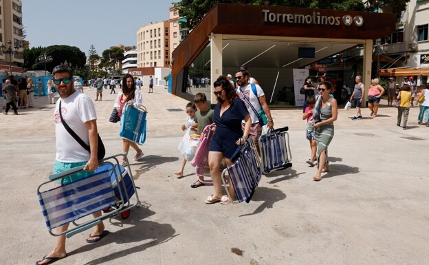 Beachgoers in Torremolinos. 