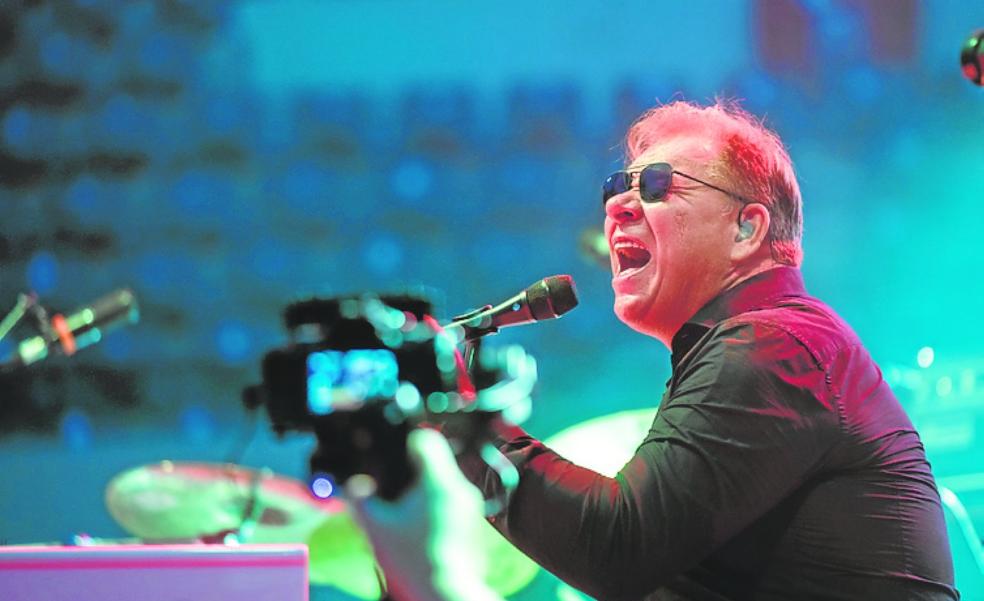 Piano man brings Elton John Experience to Mijas auditorium