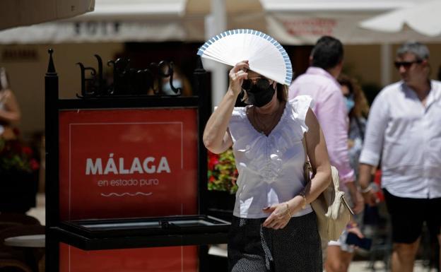 Some 34 provinces across Spain have an amber or yellow alert for high temperatures this Monday